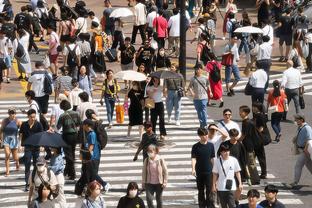 今天太拉了！英格拉姆17中5得到12分6板3助1帽